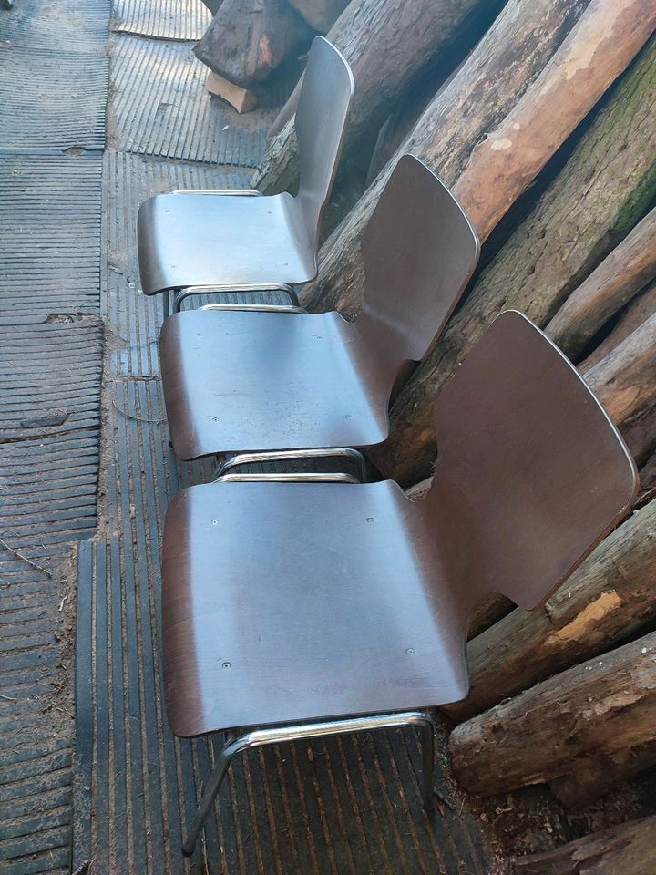 Stuhl, Stapelstühle, braun, drei Stück, robust, in Ludwigsfelde