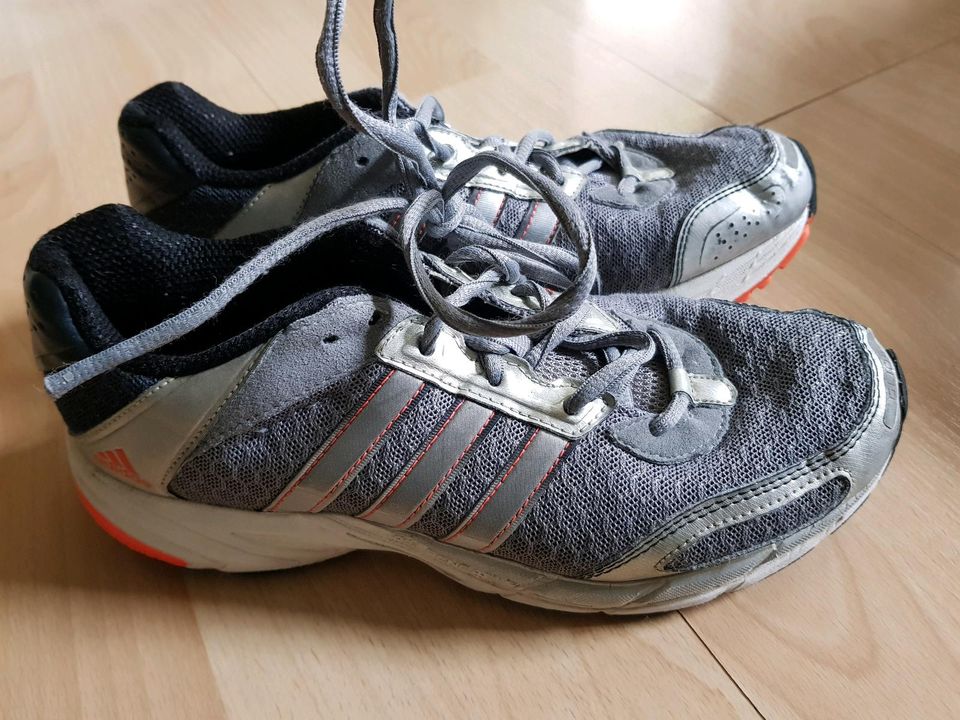Adidas Laufschuhe Glide 4 GroBe 38 2 3