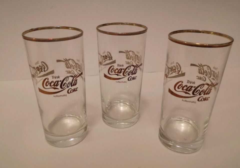 Coca Cola Gläser mit Goldrand in Am Mellensee