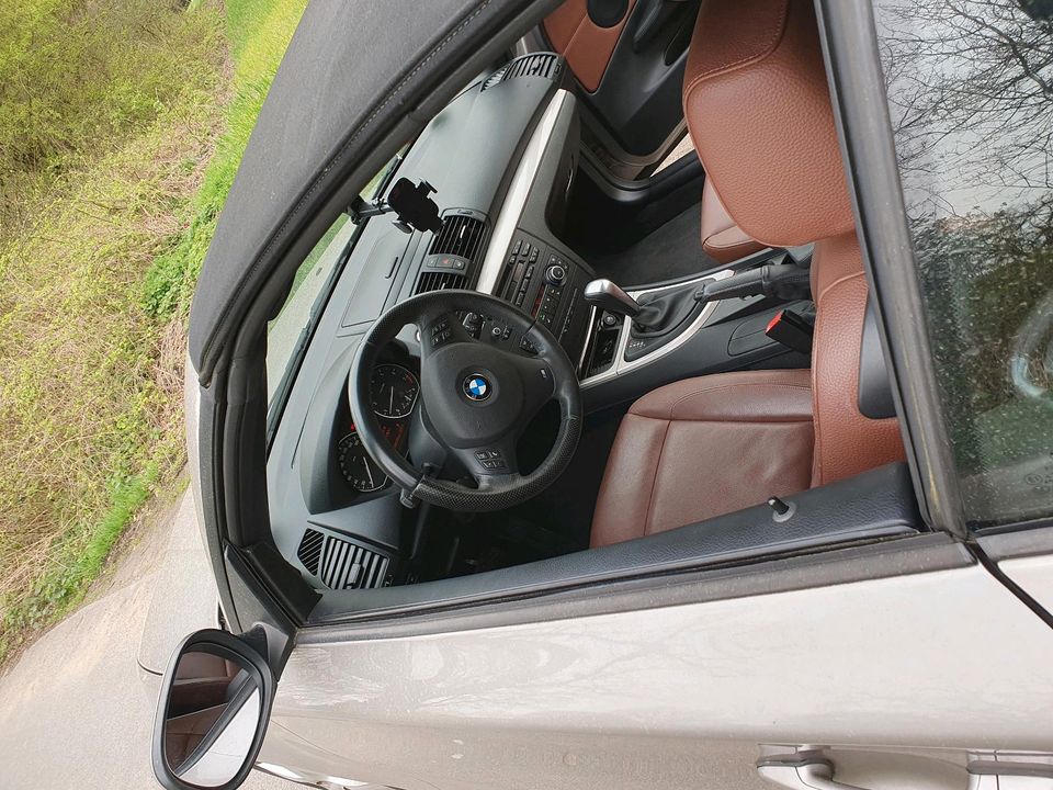 BMW 120i Cabrio in Duisburg