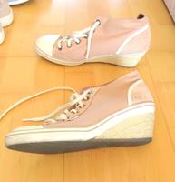 altrosa ESPRIT Stoffschuhe mit Keilabsatz Gr. 40 Kr. München - Neubiberg Vorschau