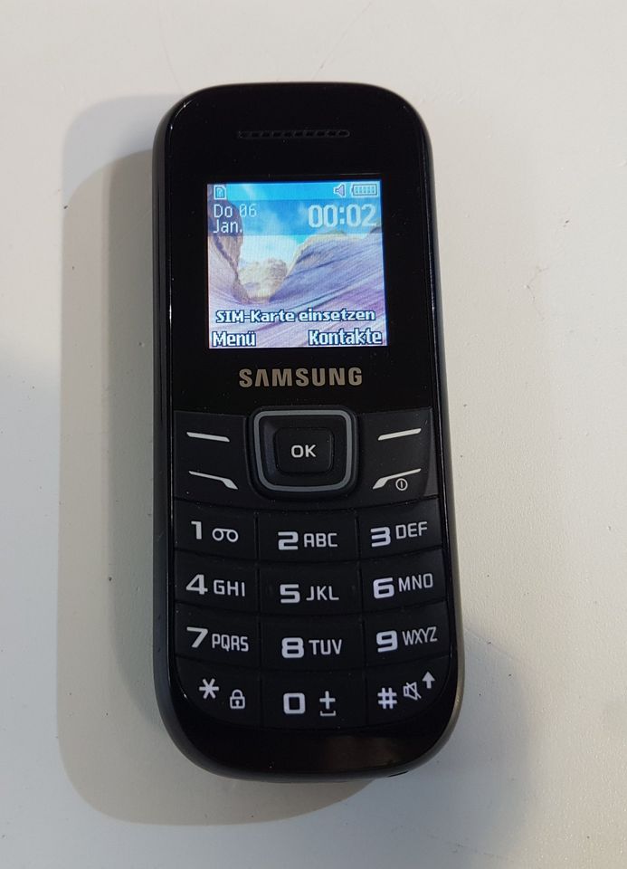 Samsung Handy GT-E1200 in Lauta