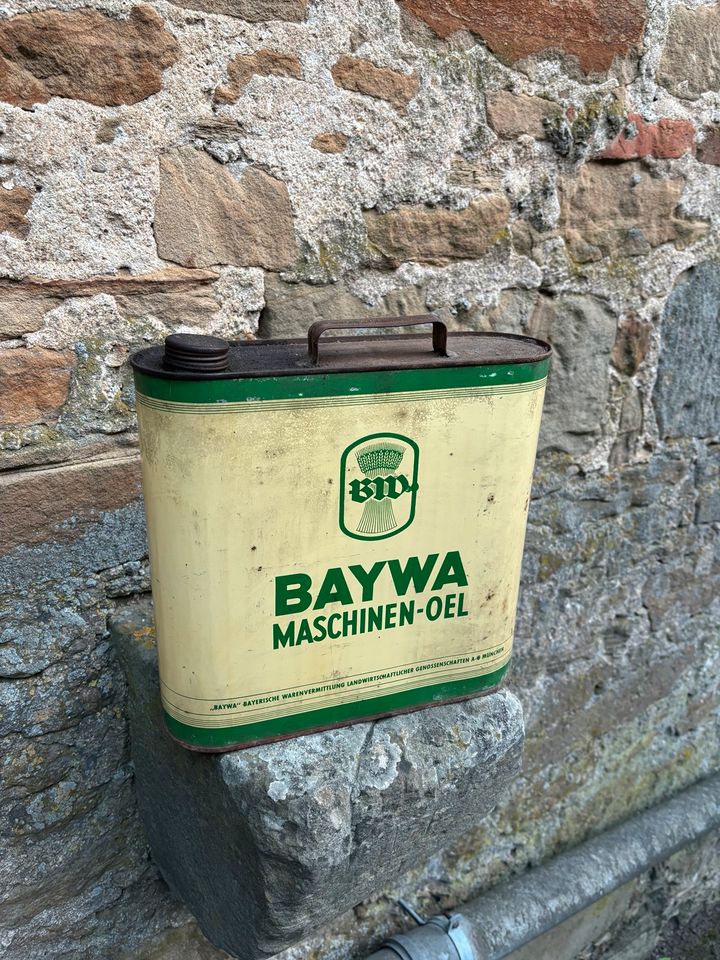 Baywa Maschinen-Oel Kanister Oelkanister alt kein Esso, Shell in Wonfurt