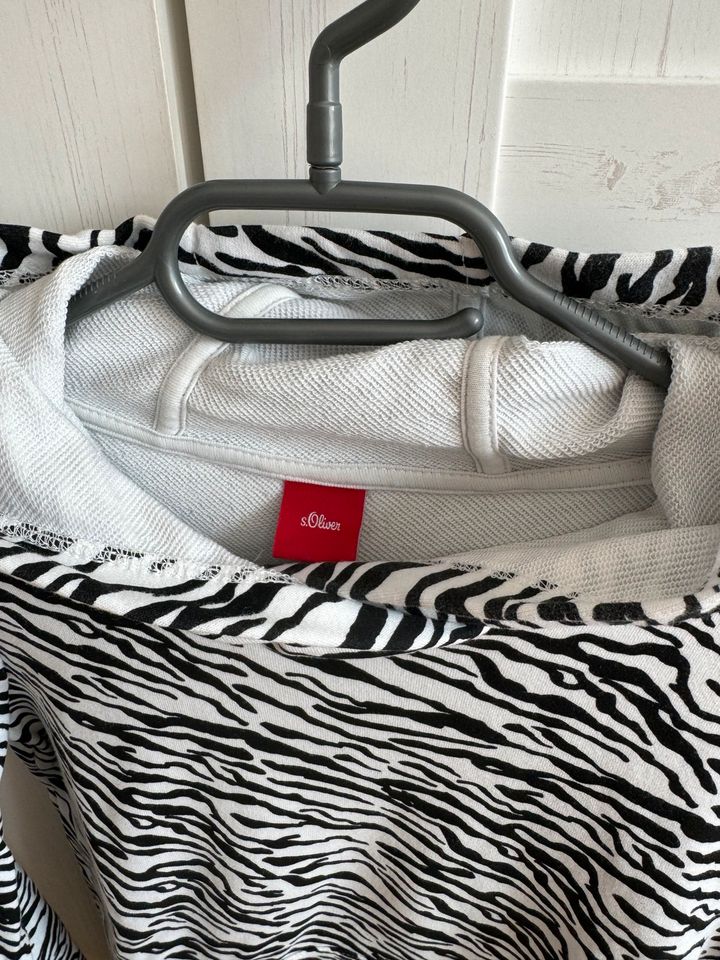 S. Oliver, Kapuzenpullover, Hoody, Zebra, Animal Print. 164 in Michelstadt