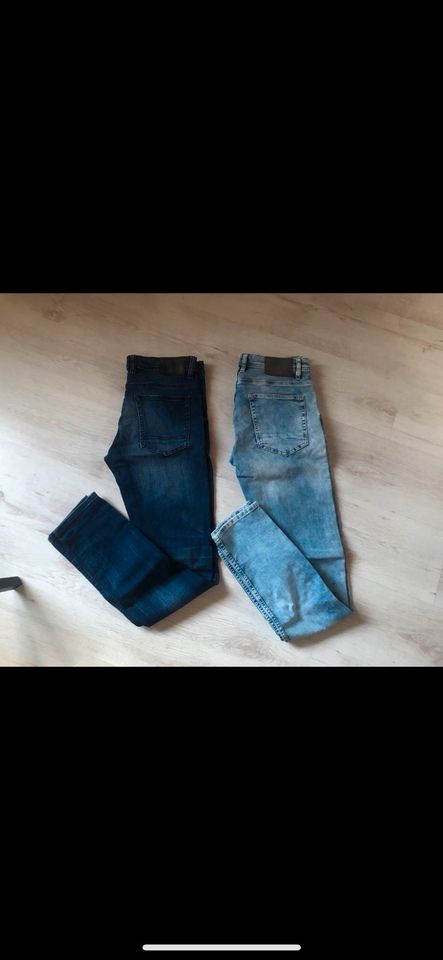 2 Jeanshosen Herrenhosen 32/34 blau ungetragen in Salzgitter
