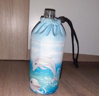 Emil die Flasche 0,4l Neuwertiges Original mit Delfin-Hülle Bayern - Lindenberg im Allgäu Vorschau