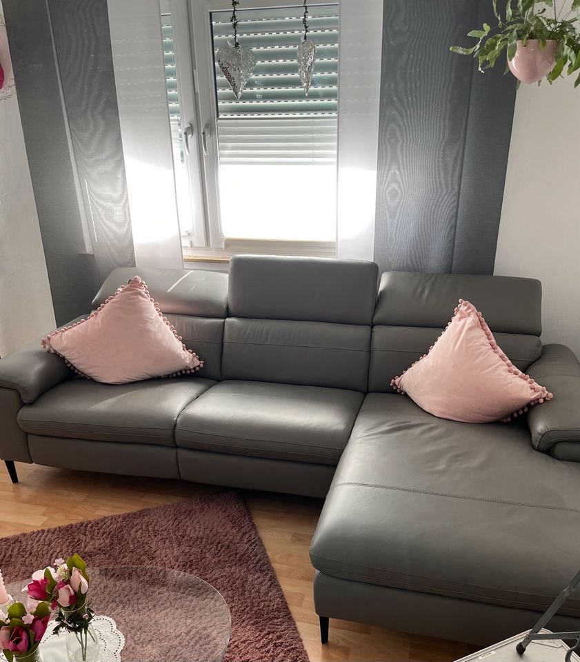 ♥️Graue ledergarnitur/sofa ❤️ in Krefeld