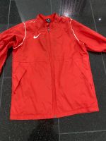 Nike Kinder Fußball Training JackeGröße kinder Xl 158/170 Bayern - Kaufering Vorschau