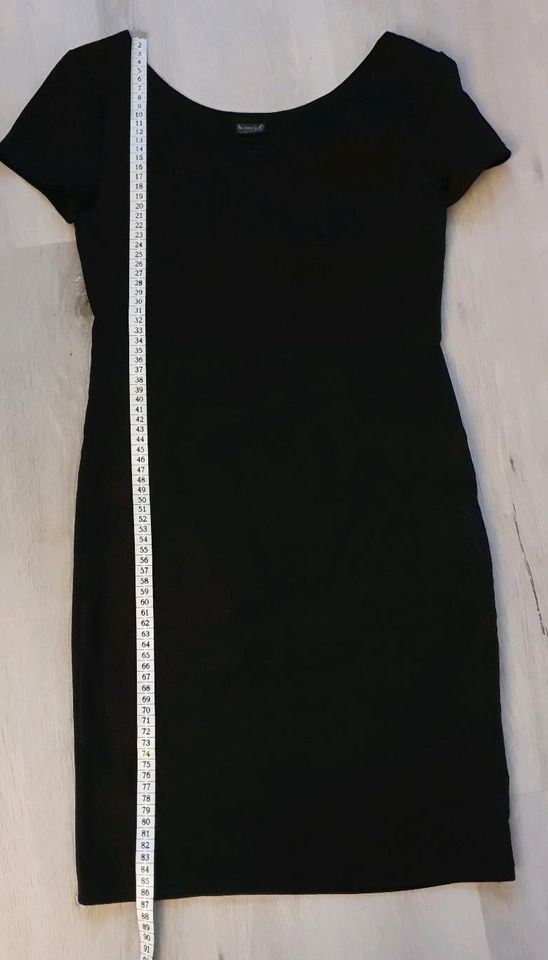 Kleid Gr. 34 in Klein Nordende