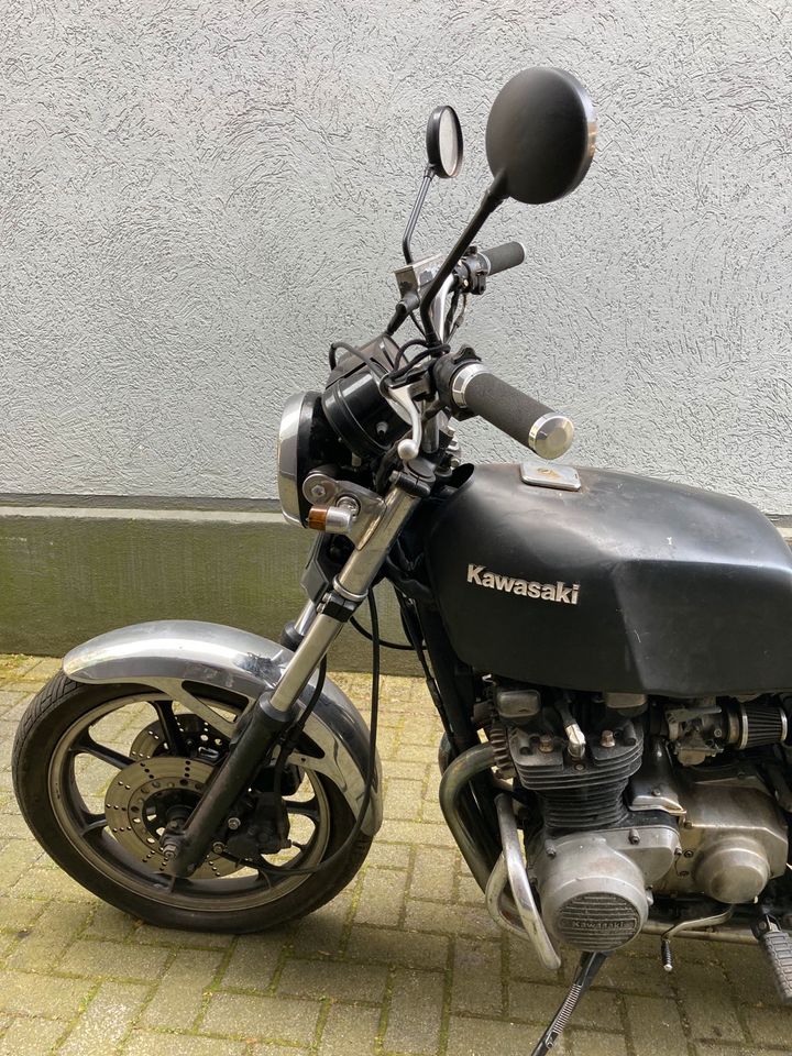 Kawasaki Z 1000 ST aus 5-1980 seit 2015 abgemeldet,,Motor läuft,, in Bochum