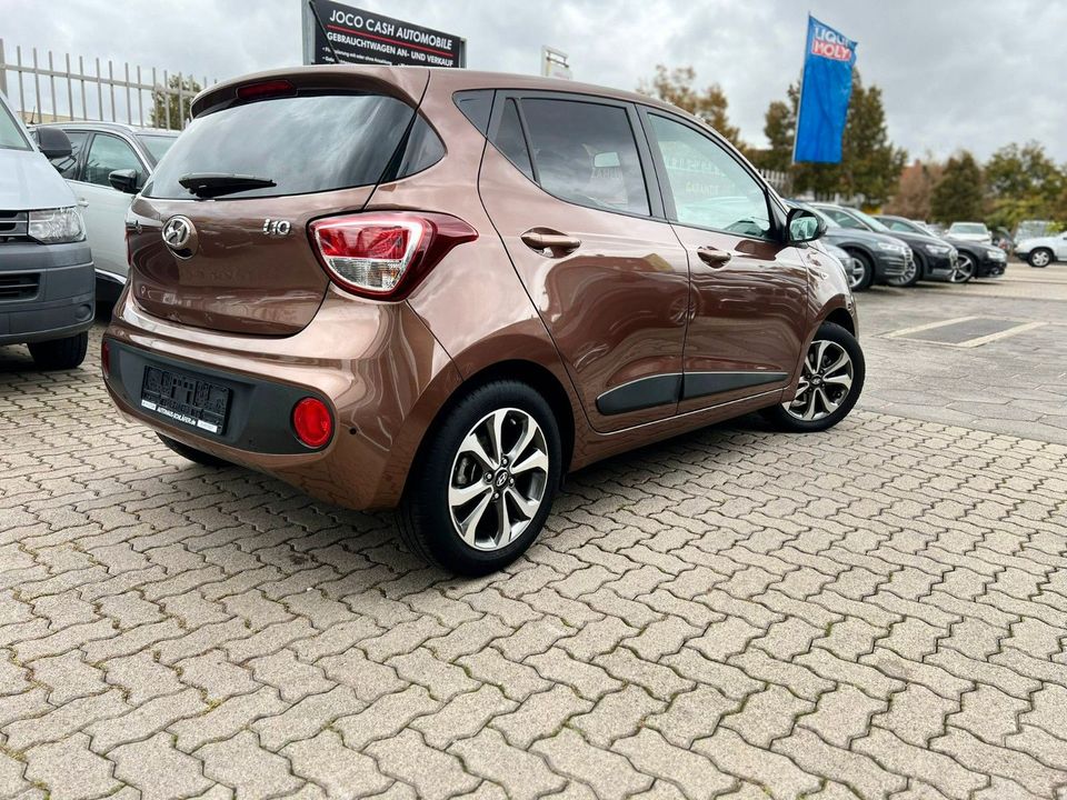 Hyundai i10 Passion+ AUTOMATIK*NAVI*PDC*SHZG*1.HAND in Worms