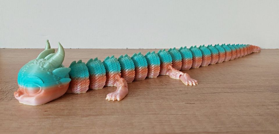 Beweglicher Drache aus 3D-Drucker - 42 cm  lang - Mama Drache in Grünberg