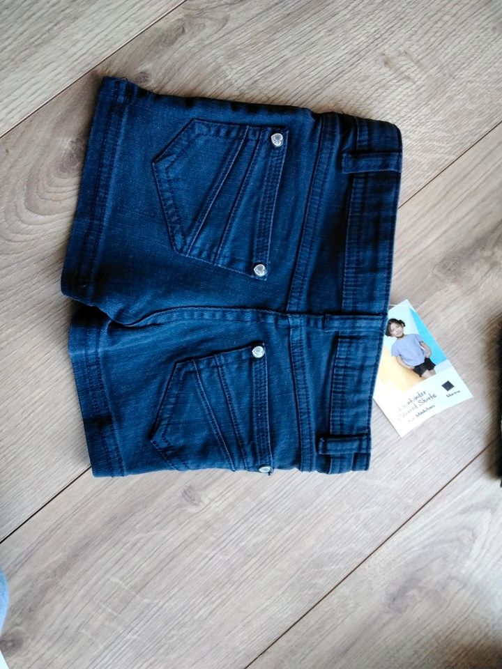 Jeansshorts 1x neu, 1x sehr gut erhaltenen Größe 80/86 in Katlenburg-Lindau