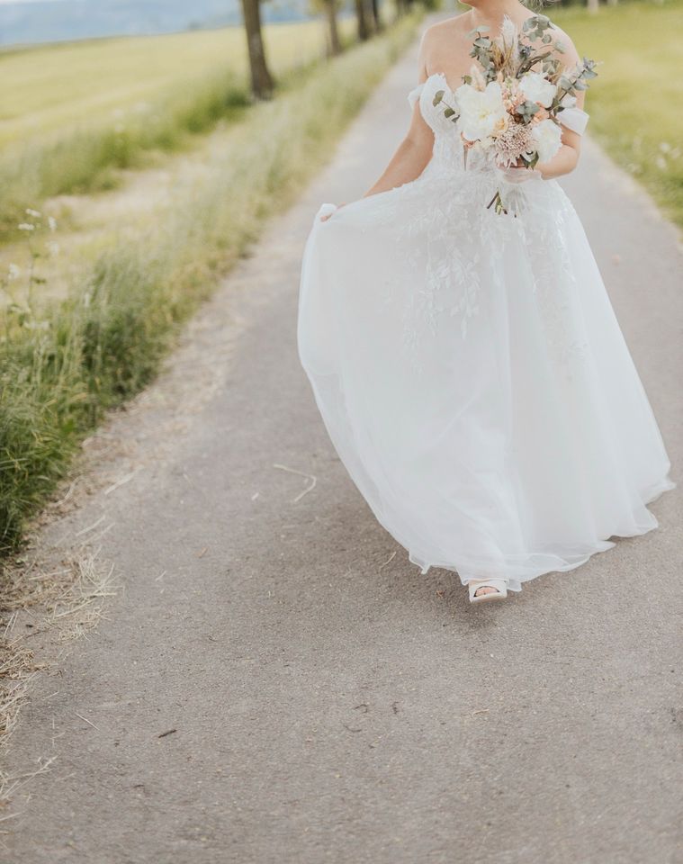 White April Brautkleid / Hochzeitskleid in Gummersbach