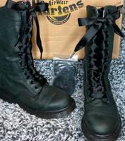 Dr Martens Triumph Aimilit mirage bikers Leipzig - Connewitz Vorschau