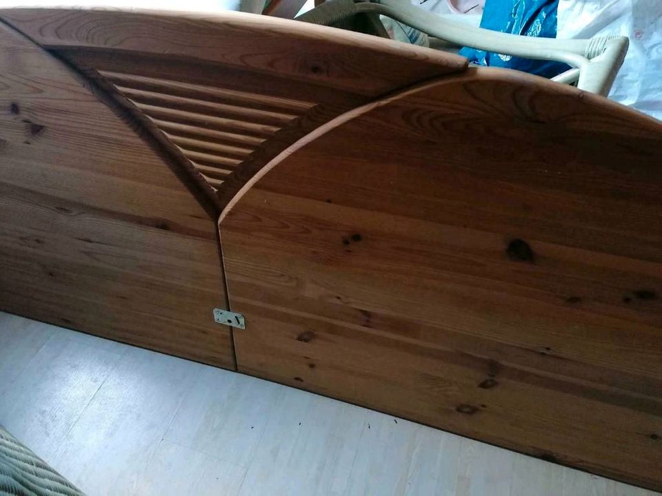 Bett Doppelbett Gestell 200 * 200 cm Holz in Rotenburg
