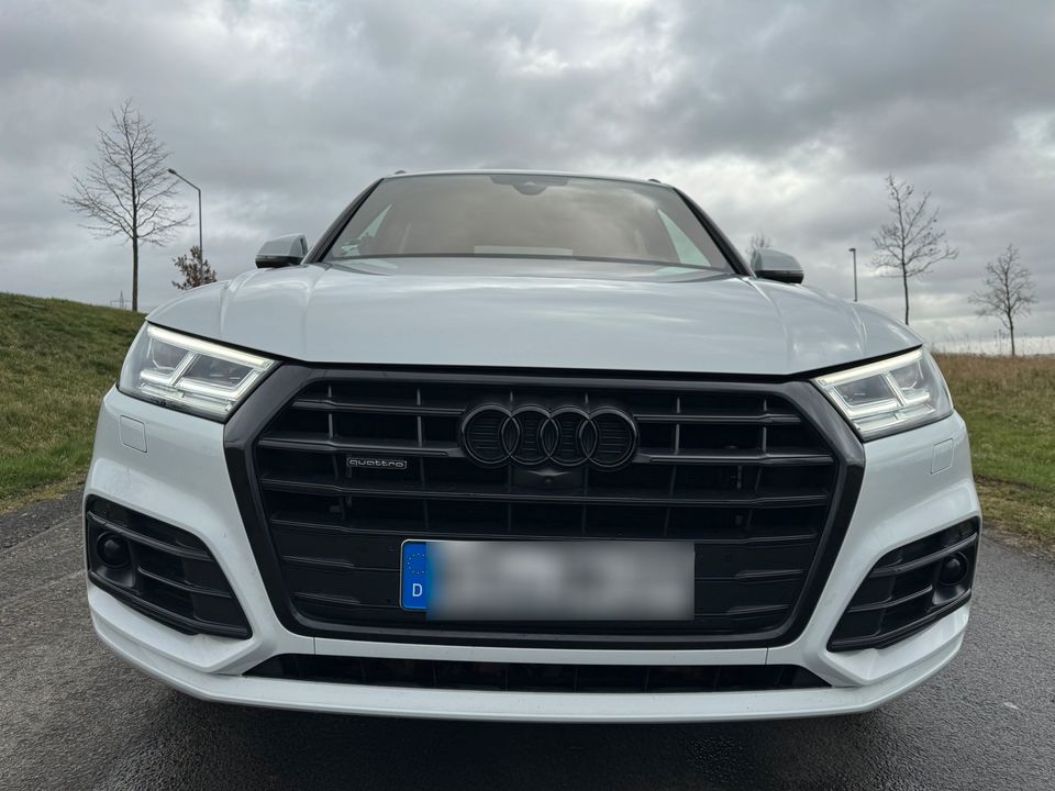 Audi Q5 FY 40TDI 2.0TDI Quattro S-Line Panorama *TOP!* in Zierenberg