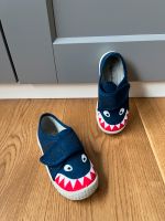 TOP Monster Hausschuhe Jungen Gr. 23 blau Nordrhein-Westfalen - Oberhausen Vorschau