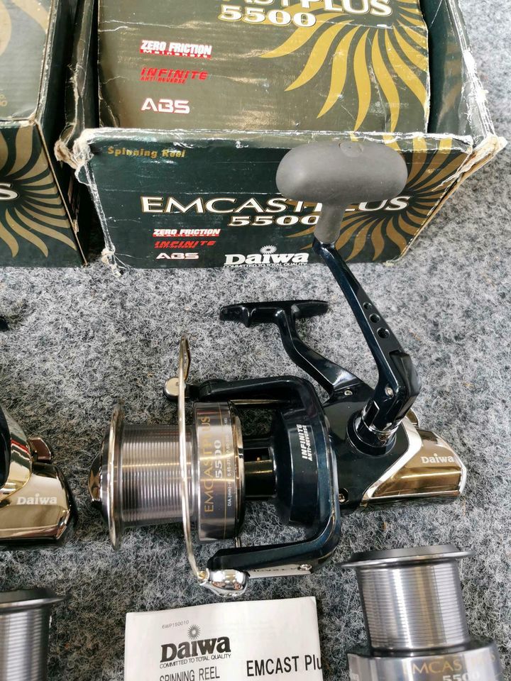 2× Daiwa Emcast Plus 5500 + E-Spulen Angelrollen Karpfenrollen in Bad Bentheim