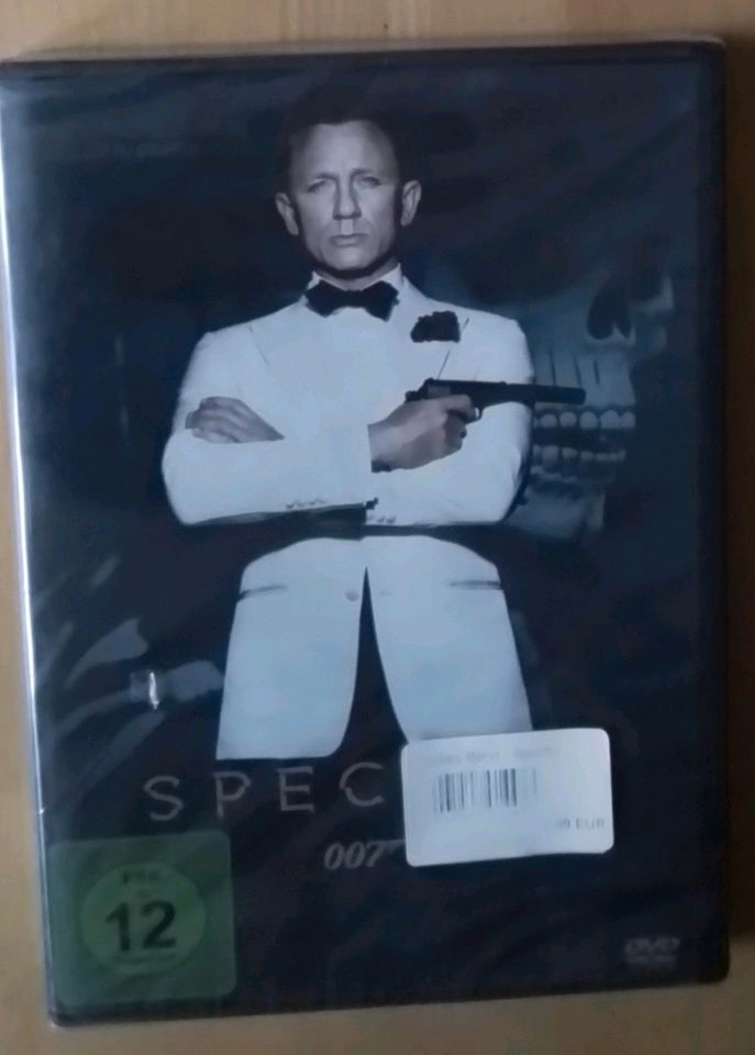 James Bond DVD... verpackt in Niestetal