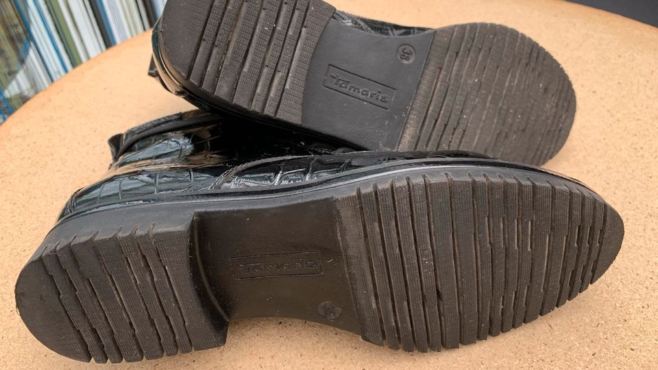 3 Paar Damenschuhe u 1 Paar Herrenschuh in Moers