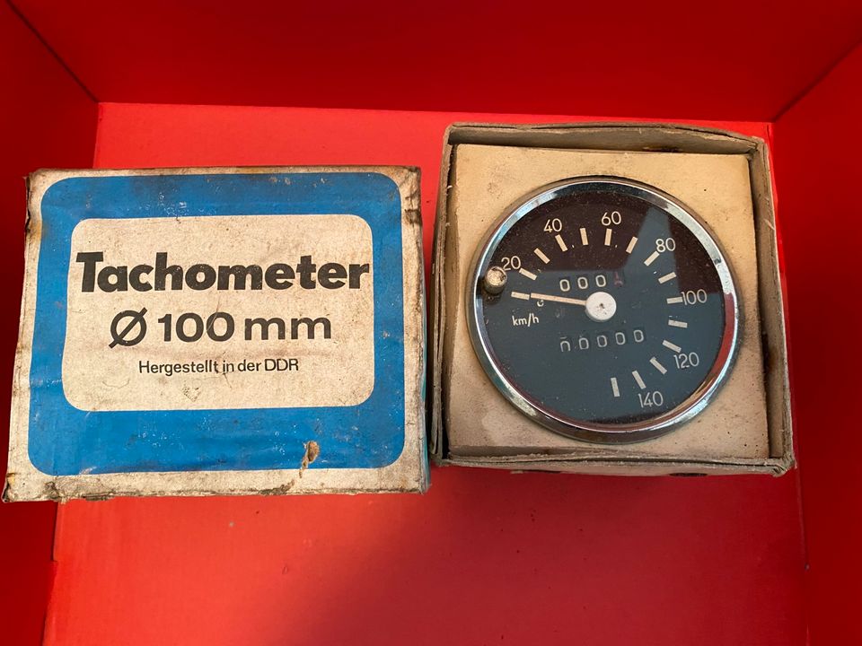 DDR 16462 Tachometer 100 mm NEU Originalverpackung 140 km/h chrom in Taucha
