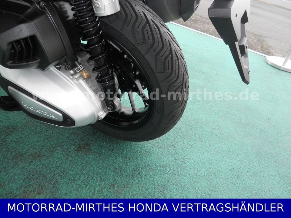 Honda ADV350 *Reifen u.Inspektion neu* in Ranstadt