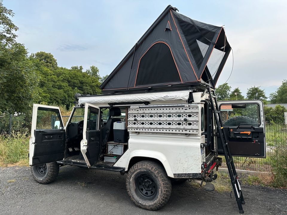 Land Rover Defender TD4 110 in Gera