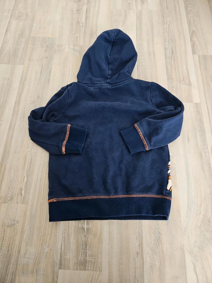 Star wars hoodie Pullover 122 in Hof (Saale)