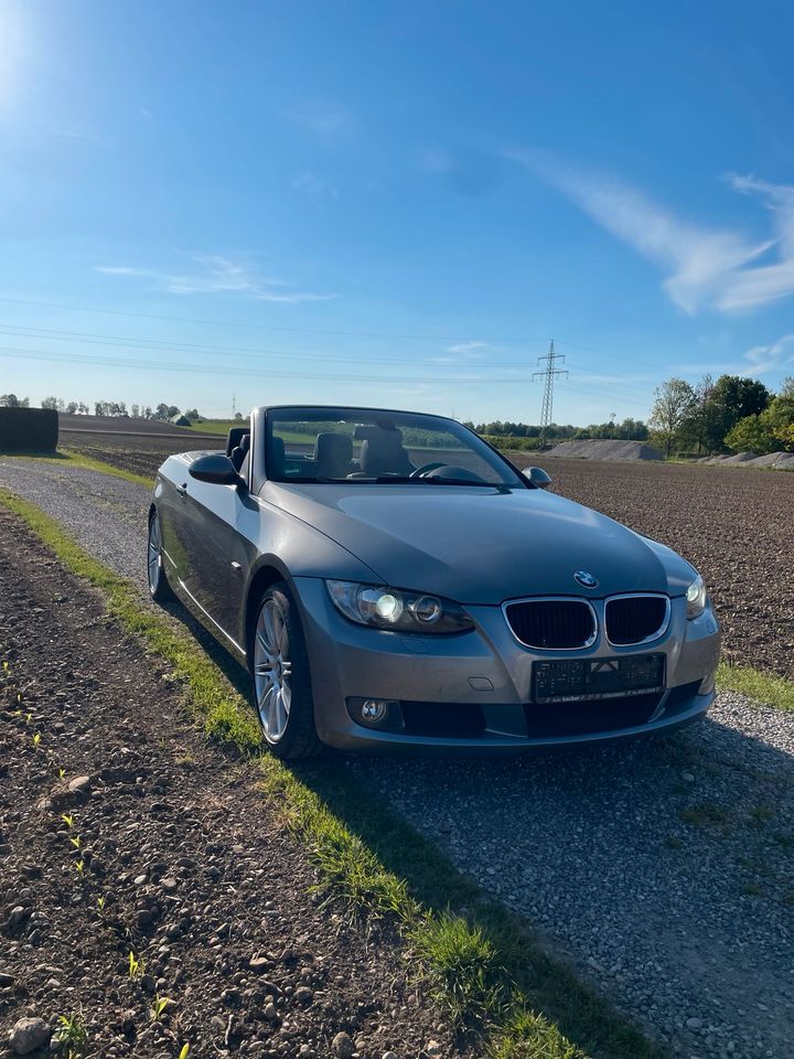 BMW e93 320i Cabrio in Königsbrunn