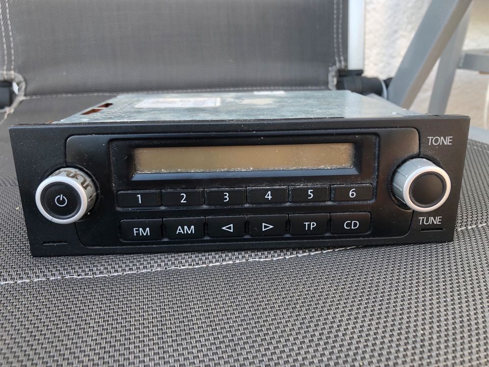 Original VW T5 Radio aus 2009 in Lohmar