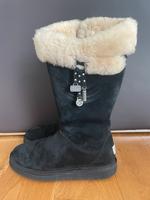 UGG Boots Plumdale Charm wasserabweisend Saarland - Neunkirchen Vorschau