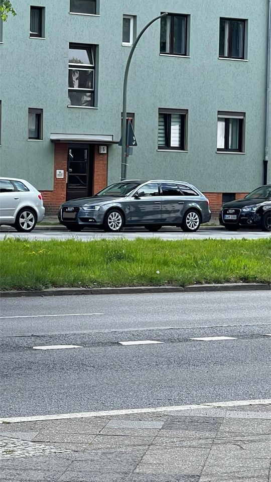 Audi A4 B8 3.0 TDI Quattro s tronic 7-gang. in Berlin
