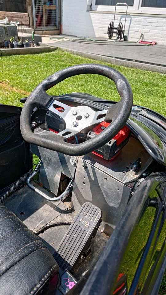 Kinder Auto Fahrende Bierkiste Elektro Auto in Nideggen / Düren