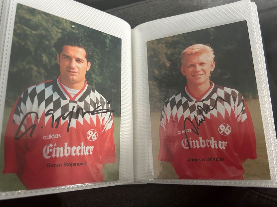 Fußball Autogrammkarten in Lehrte