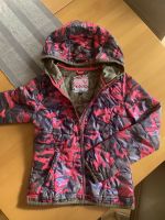 Vingino Jacke Größe 12 oliv/pink/Camouflage Nordrhein-Westfalen - Rödinghausen Vorschau