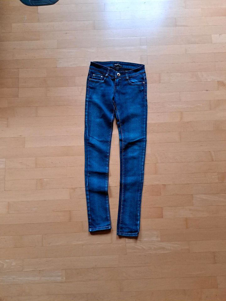 Jeans Gr. 36/38 neuwertig in Isny im Allgäu