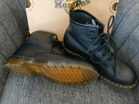 Dr. Martens, Schwarz - Größe 40, ungetragen mit Karton Brandenburg - Bernau Vorschau