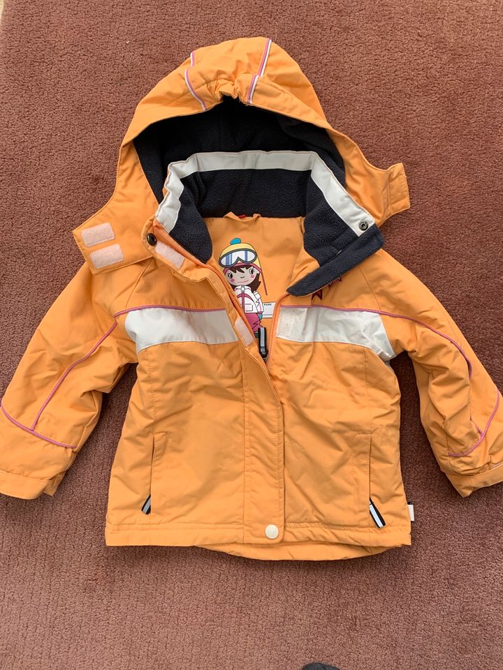 Süße Winterjacke für Mädchen, Größe 92, orange in Vaihingen an der Enz