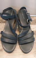 Tommy Hilfiger Keilsandale Leder Gr. 40 Neu Nordrhein-Westfalen - Troisdorf Vorschau