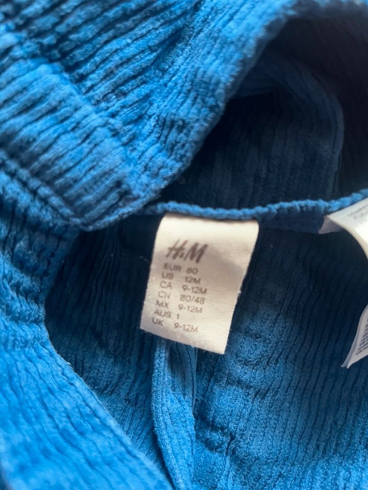 Latzhose handbestickt, Cord blau Huhn, Größe 80 in Langenhorn