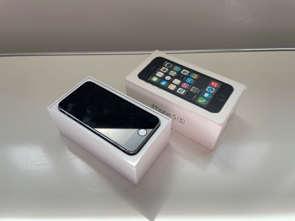 Apple iPhone 5s - 64GB - Spacegrau (Ohne Simlock) in München