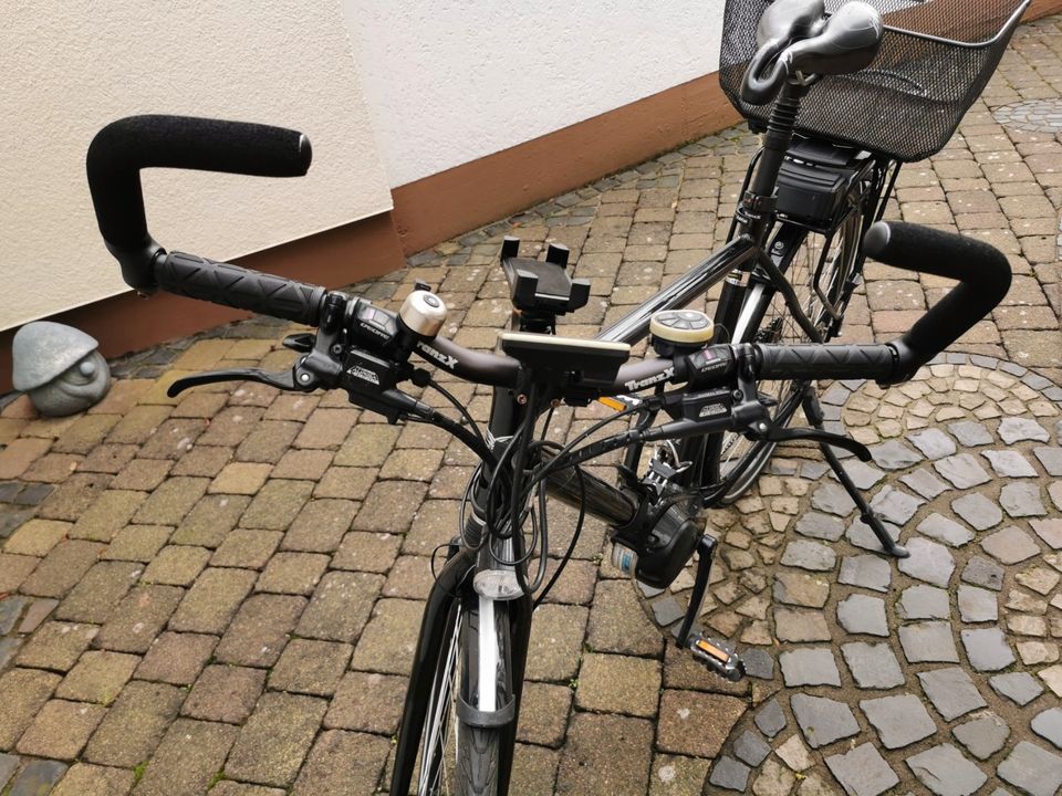 Zwei E-Bikes Victoria, St. Vincent, Damen- und Herrenmodell, in Bad Hersfeld