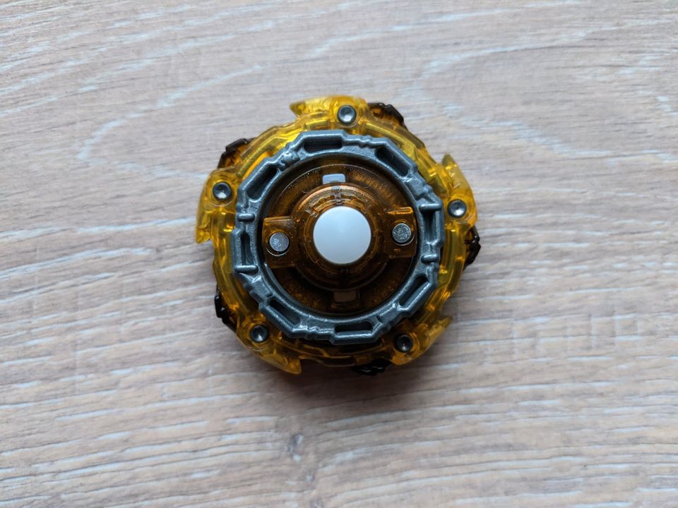 Original Takara Tomy Beyblade Burst Cho-Z- Hell Salamander -Japan in  Rheinland-Pfalz - Mainz | Weitere Spielzeug günstig kaufen, gebraucht oder  neu | eBay Kleinanzeigen ist jetzt Kleinanzeigen