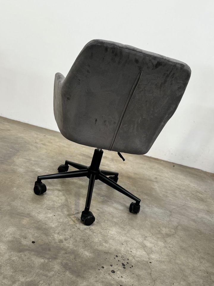 Werksverkauf - Verschiedene Stühle in Euskirchen