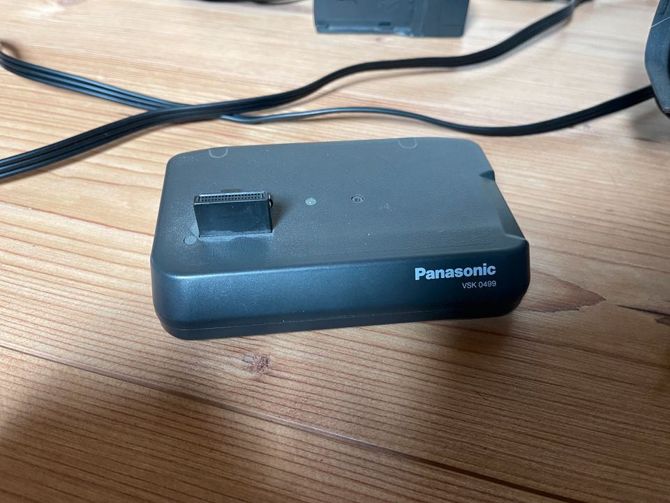 Panasonic NV-DX100 PAL MiniDV 3CCD Handycam Camcorder mit DV-IN/O in Breitscheid