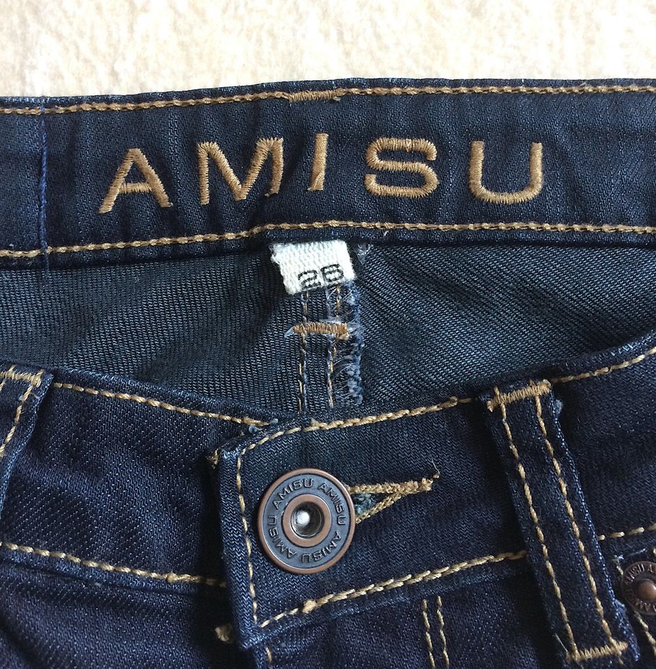AMISU Damen-Jeans Gr. 26/32 = S dunkel-blau midwaist neuwertig in  Nordrhein-Westfalen - Bad Driburg | eBay Kleinanzeigen ist jetzt  Kleinanzeigen