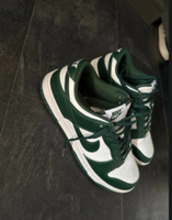 Nike Dunks Green – Größe 44 in Top Zustand Niedersachsen - Barwedel Vorschau