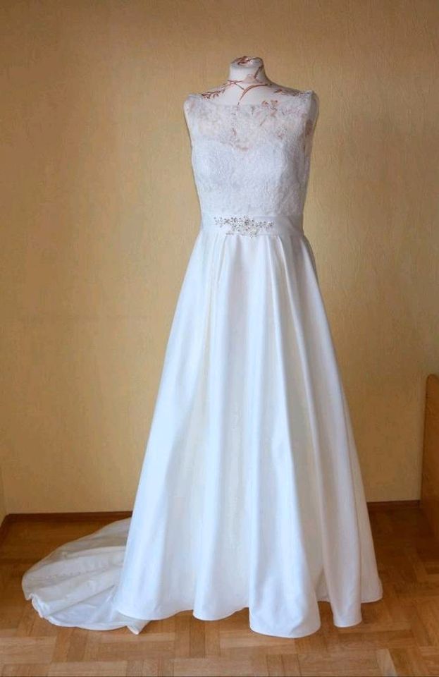 Brautkleid Hochzeitskleid A-Linie mit Schleppe, Gr. 36, Ivory in Waldbrunn