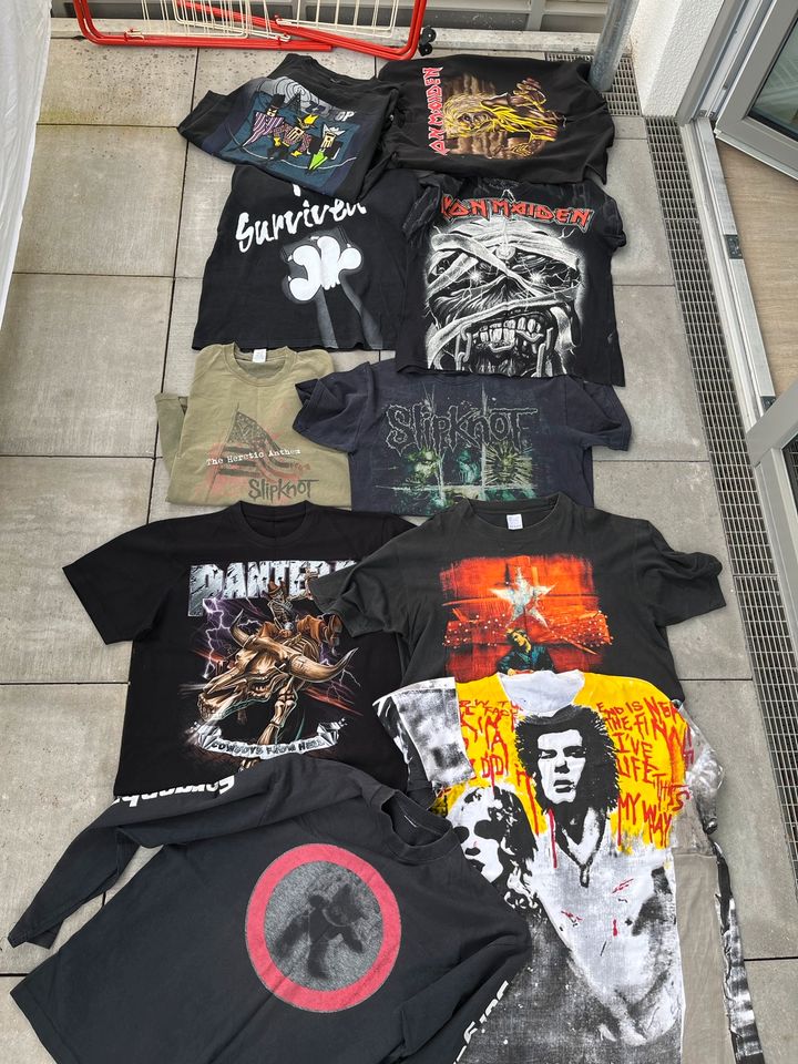 Vintage Retro T-shirt Soundgarden Iron Maiden ZZ Top Pantera Sade in Berlin